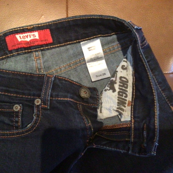 Levi’s skinny jeans, size 28; like new - Picture 5 of 5